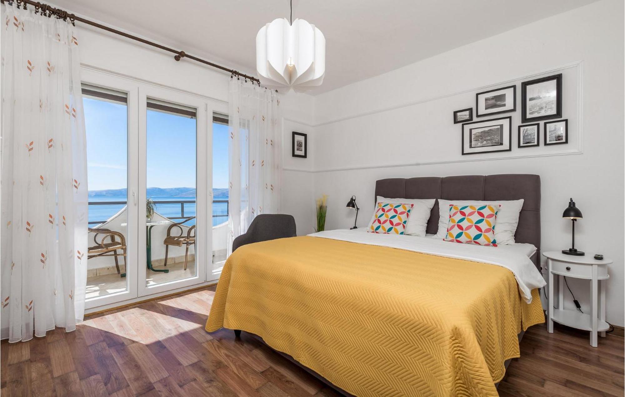 4 Bedroom Awesome Apartment In Sveti Juraj Exteriör bild